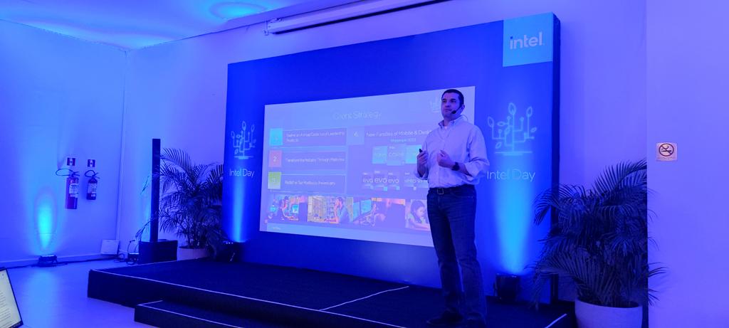 yulderj's tweet image. #AEstaHora #IntelDay. Presentación de la estrategia corporativa de Intel.
@Dell
@intel
@intel_la
@ComputerAidUK

#SolarCommunityHub. Manaos  Amazonas Brasil
#FelizViernesATodos #FelizViernes #FelizViernesParaTodos
