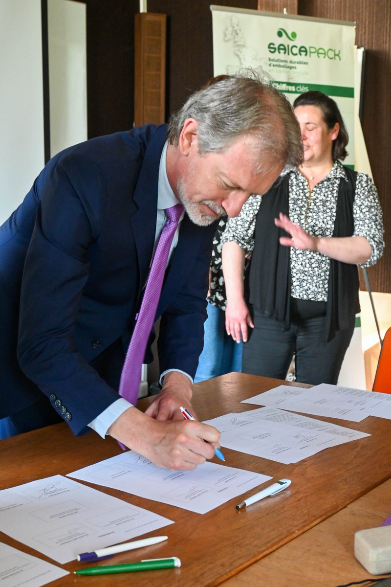 Inauguration du Comité Local École-entreprise de Chateauneuf-la-forêt avec l'<a href="/aclimoges/">Académie de Limoges</a>, <a href="/SaicaGroup_fr/">Saica Groupe</a> et l'ensemble des partenaires.
➡️ Un projet concret pour améliorer la formation et l'insertion professionnelle des jeunes qui s'inscrit dans une belle dynamique de territoire.