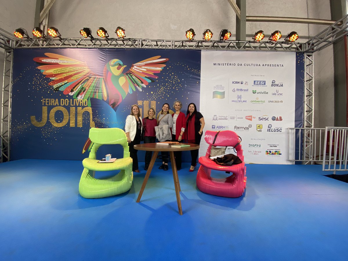Simonesssss's tweet photo. Com a palestrante Maria Tereza Piacentini! https://t.co/FD5vzCa1Nf