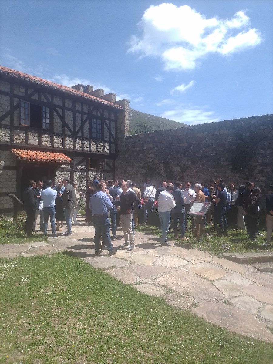 Jornadas formativas del grupo Forgins&Castings de Reinosa, hoy en Castillo de Argüeso
#castillodeargüeso
#campoodesuso