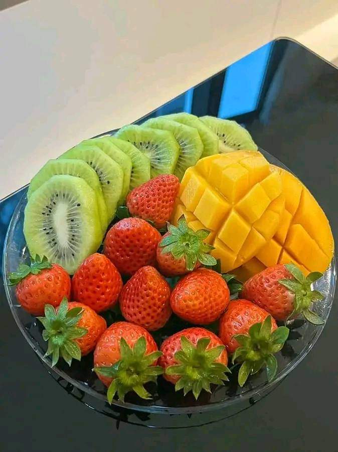 CrumbFood's tweet image. Fruits 🍓🍊🍍
#firstpicchallenge #BOOMchallenge #salad