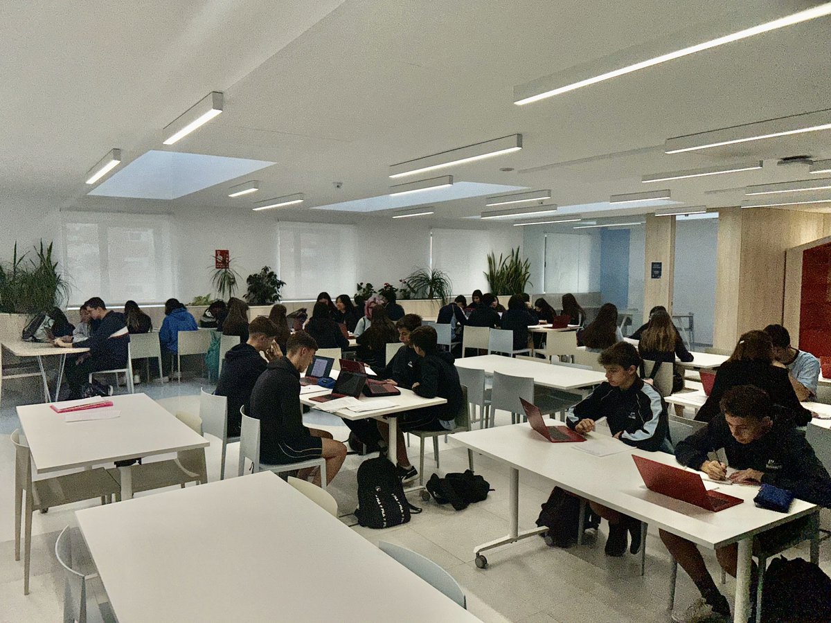 CCMiramadrid's tweet image. Hoy viernes nuestros alumnos de ESO y Bachillerato han realizado los exámenes oficiales correspondientes a los niveles B1 y B2 del Goethe Institut, demostrando su implicación e interés por el idioma. 
#colegiomiramadrid #miramadrid #googlereference #goethe #goetheinstitut #examen
