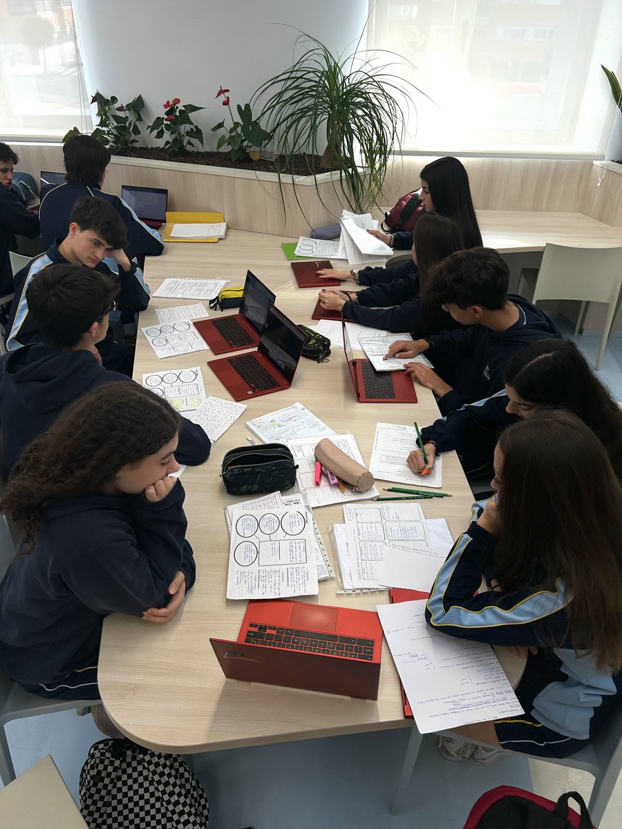 CCMiramadrid's tweet image. Hoy viernes nuestros alumnos de ESO y Bachillerato han realizado los exámenes oficiales correspondientes a los niveles B1 y B2 del Goethe Institut, demostrando su implicación e interés por el idioma. 
#colegiomiramadrid #miramadrid #googlereference #goethe #goetheinstitut #examen