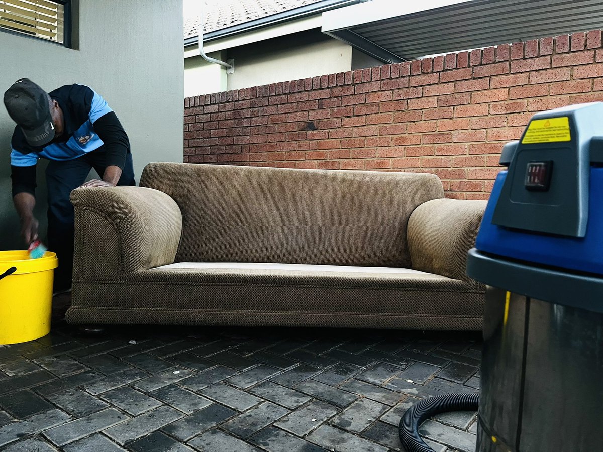 degreedwash's tweet photo. Get your car and home cleaned with our professional mobile cleaning services - WhatsApp or call us on: 0781551373

We are based in Potchefstroom

#DrNandiphaMagudumana Riplesiba #EdwinSodi https://t.co/Sj9wciSMP1