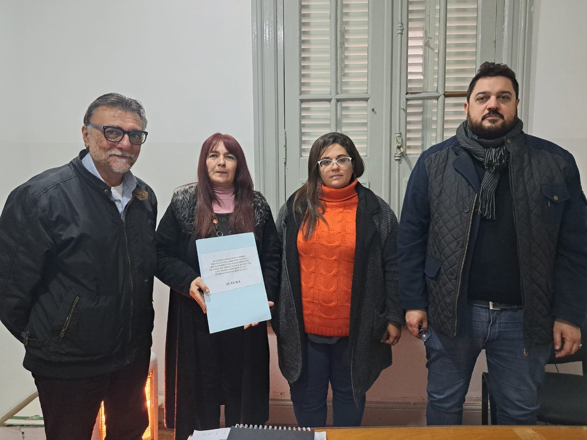 DanteBoeri's tweet image. Junto al compañero Concejal @anibalbalmaceda nos reunimos con la Pta del HCD de @MunicipioEE Analia Perez para presentarle el Acuerdo Paritario de Prevención,  Erradicacion,  Resguardo y Reparación ante hechos de violencia en las 🏫. @SUTEBAProvincia