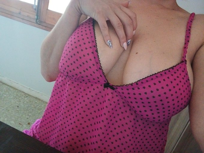 Como me pone que algo me quede tan peque&ntilde;o .... Lo compruebas?? https://t.co/Fp4dJlSm7T @amateur_tv https://t<a href="/tag/miercolesdelenceria"class="tags"><span>#miercolesdelenceria</span></a>