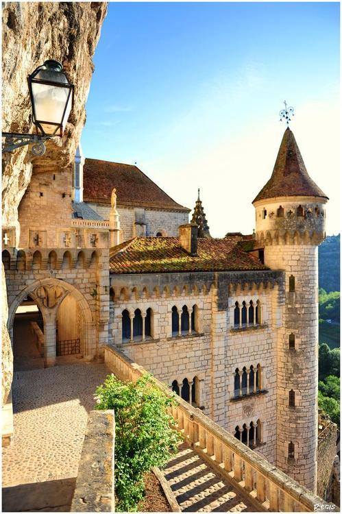 Medieval Castle, Rocamadour, France #MedievalCastle #Rocamadour #France peterhartman.com