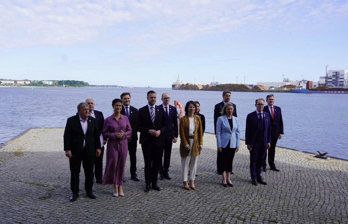 DanishMFA's tweet image. FM @larsloekke: “Good to discuss common challenges and opportunities w/ colleagues in Council of Baltic Sea States today. Russia’s invasion of #Ukraine has increased tensions. Need to phase out Putin’s fossil energy and enhance resilience of critical infrastructure.” #dkpol #CBSS