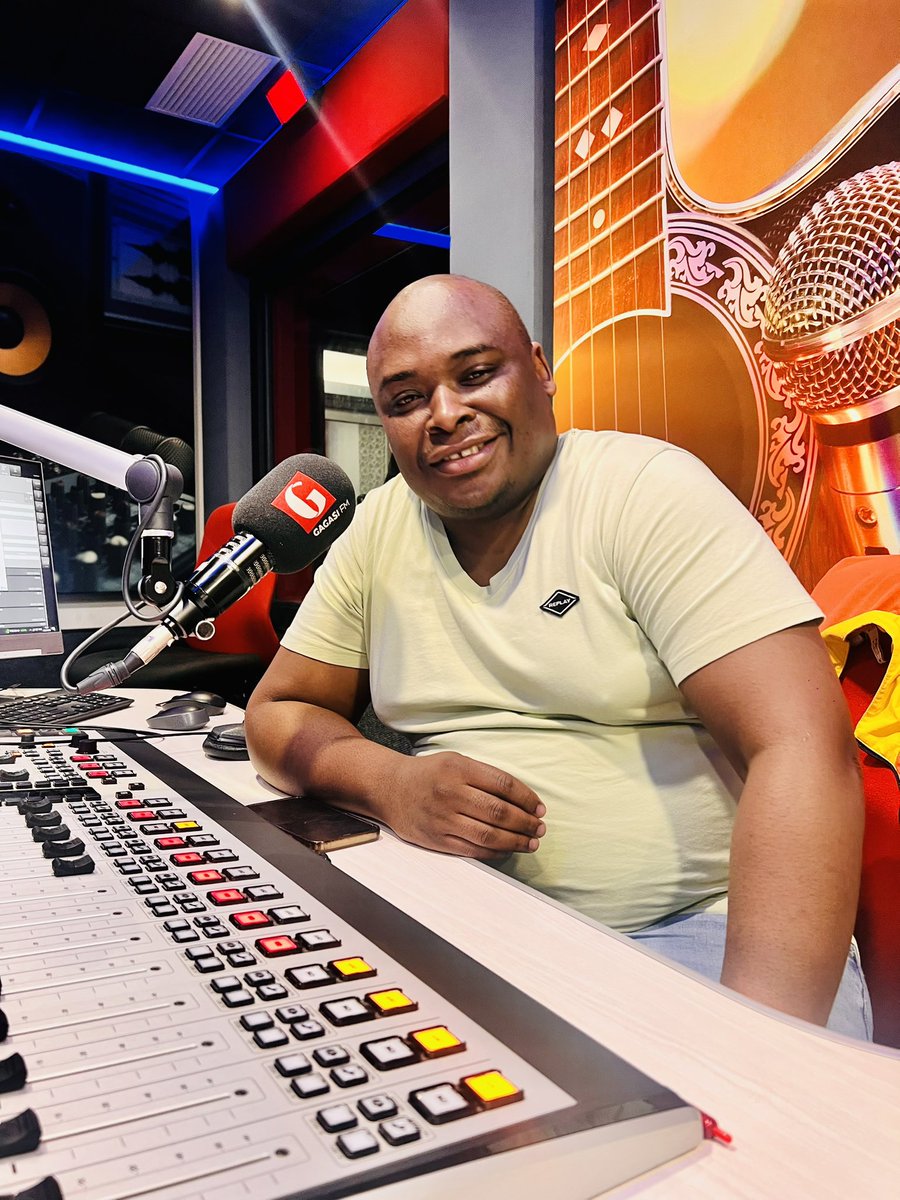 middayconnexion's tweet photo. Welcome to the show it's a #TGIF Edition & Let us know ukuthi who you want to connect with or send a shout out to #AsiConnect #12to3 #iRadioImnandiEmini
π@RealDjSonicSA | @khayamthethwa
@gagasifm https://t.co/FSOLfi5yQB