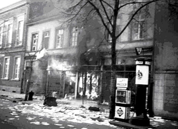 grndmstrfesxh's tweet photo. Das letzte mal "Stolzmonat" und "wir urdeutschen sind besser als die anderen"  sah übrigens so aus https://t.co/8cQsqlN8NZ