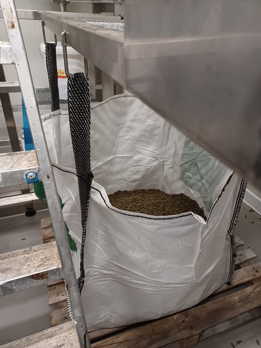 Field visits with the <a href="/eucapnetwork/">EU CAP Network</a>. We visited an arable farm with lots of own product development and a dairy farm with a pocket digester, which is possible an opportunity for some veal calf farms in the Netherlands.