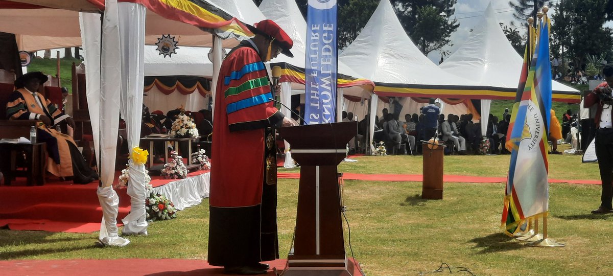 FASS_KAB's tweet photo. We congratulate our graduates today. We celebrate with you. Thank you. Never give up. Always aim higher. Have the attitude of winners everywhere you go. @DaltonRayz @KUMSAOfficial @RwebiitaNgoma @Atucungwire @ProfNuwagaba @AfricaResilient @abaasa_ @kab_eng_society https://t.co/174sRXxQKN