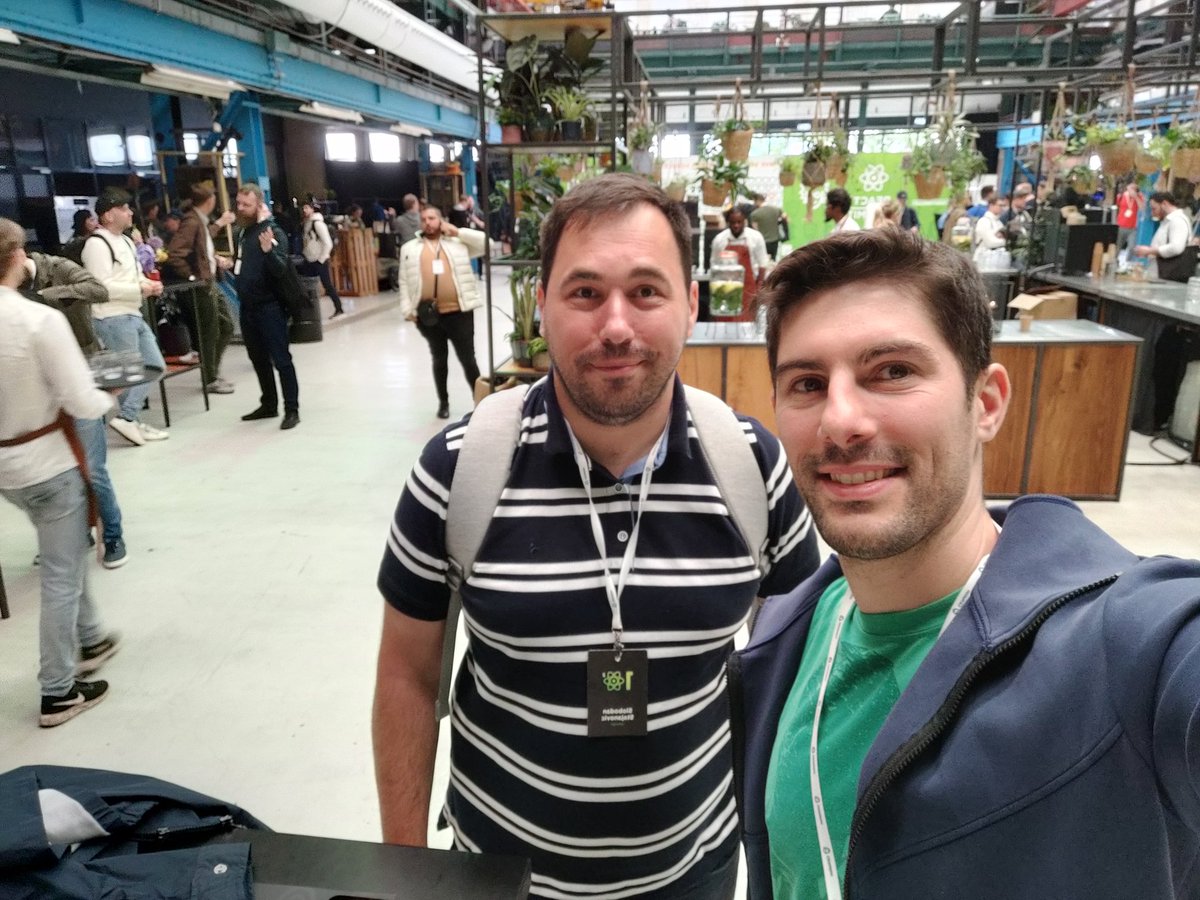 loige's tweet image. Great to meet fellow #AWS #Serverless hero @slobodan_ at #reactSummit ✌️