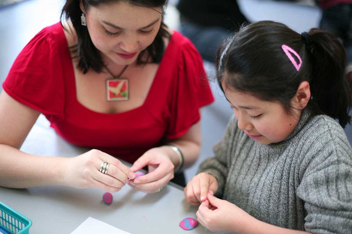 Join our amazing volunteers this Saturday to create carnival accessories! Saturday Craft Afternoons are free, drop in and run every Saturday from 2pm - 4pm. ✂ horniman.ac.uk/event/saturday…