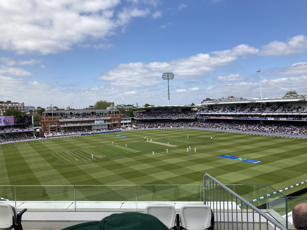 Tough day at the office 

#HQ