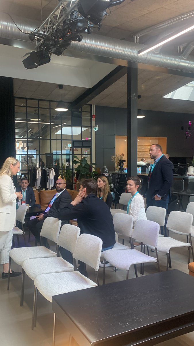 Pitchning på Connect investerarmöte! Förväntansfulla bolag: Hamphi, Reardon, LumeoTech, LingoLooper och Creative Database!