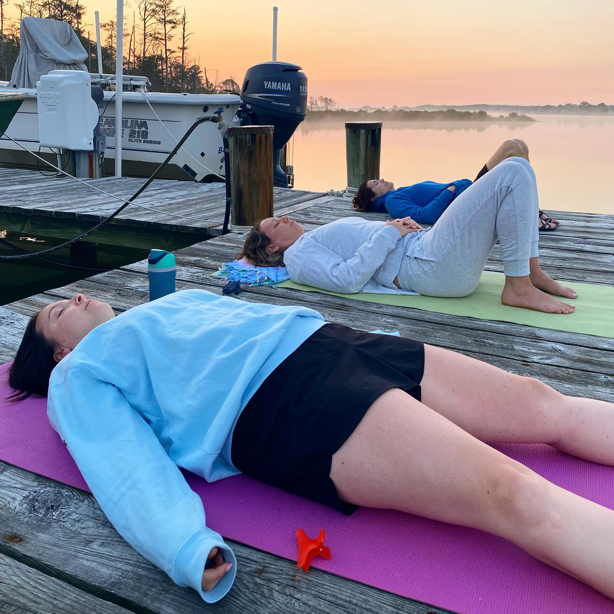 Nothing like a #morning ✨savasana✨ to start the day off right 

#holistichealth #yogalife #yogapractice #meditation #yogainspiration #yogaeveryday #yogapants #selfcare #selflove #sunrise #goodmorning #morningvibes #morningmotivation #GoodmorningTwitter #GoodMorningEveryone