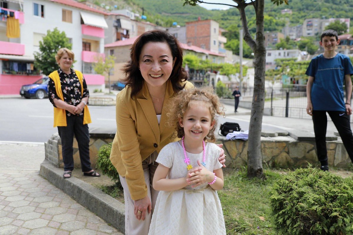 1/2 <a href="/USAmbAlbania/">U.S. Ambassador to Albania</a> Yuri Kim visited the municipalities of Skrapar and Libohovë yesterday to say farewell to citizens.