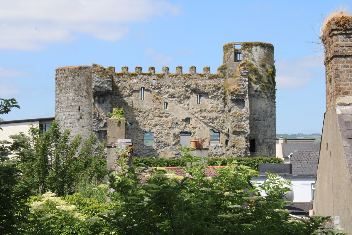 newworkjunction's tweet image. Beatrice says, “All citadels become sculpture on their way to dust”.