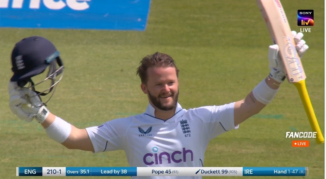 Hundred by Ben Duckett in just 106 balls. What a dominating hand by Duckett, a spending century.
