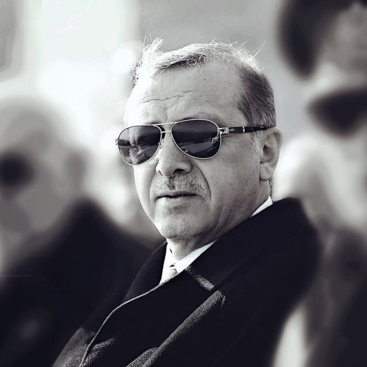 Yoruma 🇹🇷 bırakan bütün Reis sever dostları takibe alıyoruz .
Hayde ☝️