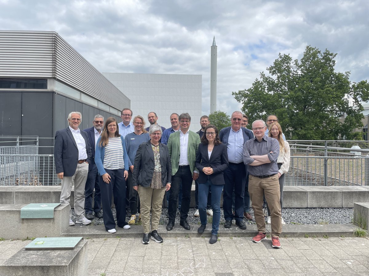 Pollux. Fachinformationsdienst Politikwissenschaft (@fidpol) on Twitter photo Gerade findet an der <a href="/elibbremen/">SuUB Bremen 🏳️🌈</a> die 12. Sitzung des wissenschaftlichen Beirats von <a href="/fidpol/">Pollux. Fachinformationsdienst Politikwissenschaft</a> statt. Wir sprechen über #neues #textasdata #openaccess #medienkompetenz #dataliteracy #computanionalsocialscience und mehr und freuen uns über den Austausch und die Expertise Gerade findet an der <a href="/elibbremen/">SuUB Bremen 🏳️🌈</a> die 12. Sitzung des wissenschaftlichen Beirats von <a href="/fidpol/">Pollux. Fachinformationsdienst Politikwissenschaft</a> statt. Wir sprechen über #neues #textasdata #openaccess #medienkompetenz #dataliteracy #computanionalsocialscience und mehr und freuen uns über den Austausch und die Expertise