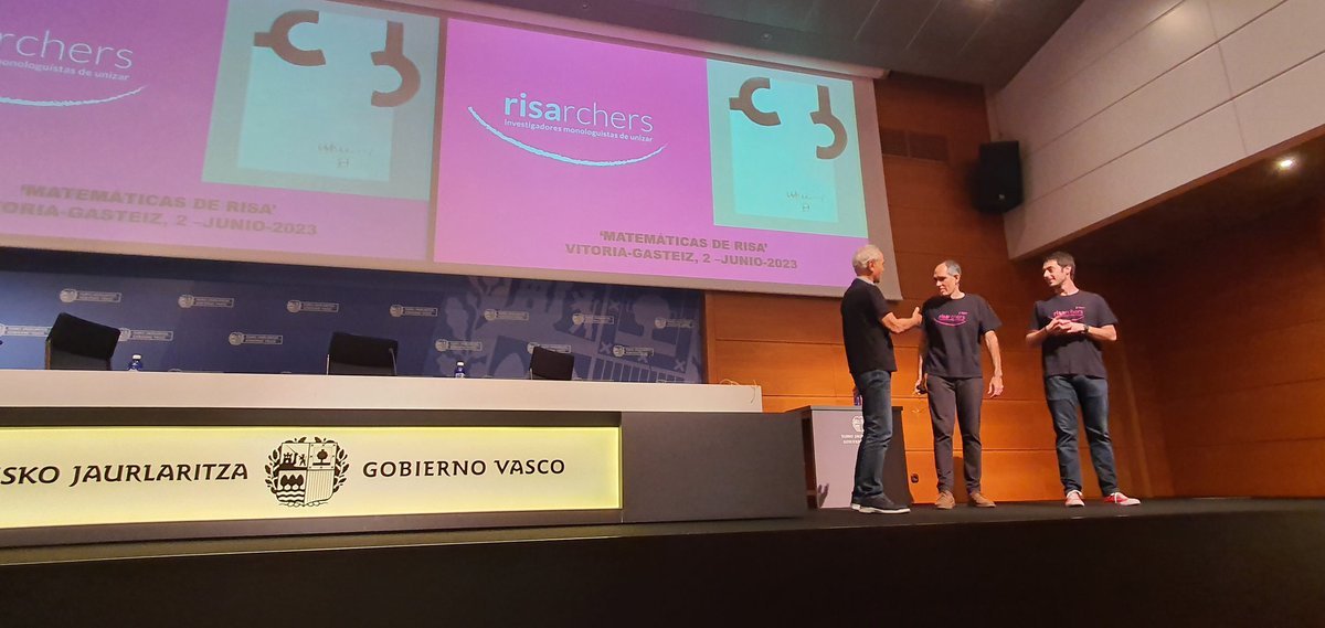2011Emie's tweet photo. Euskadiko Olinpiada Matematikoaren ekitaldiarekin jarraitzeko @RISArchers taldeak emango digu hitzaldia / Para seguir con la entrega de premios, tenemos la charla del grupo @RISArchers https://t.co/gABYIUAb4G