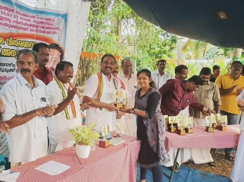 profcongtvm2's tweet photo. As part of #Patshaala initiative, education kits were distributed to 52 students in #Aniyoor area and 50 students in #Karyavattom area.
@AipcKerala president @drsslal and @INCKerala spoc Adv BRM Shafeer chaired the public meetings held in Aniyoor Nehru Bhavan and Nalumukku Jn. https://t.co/4OFwgd0WH4