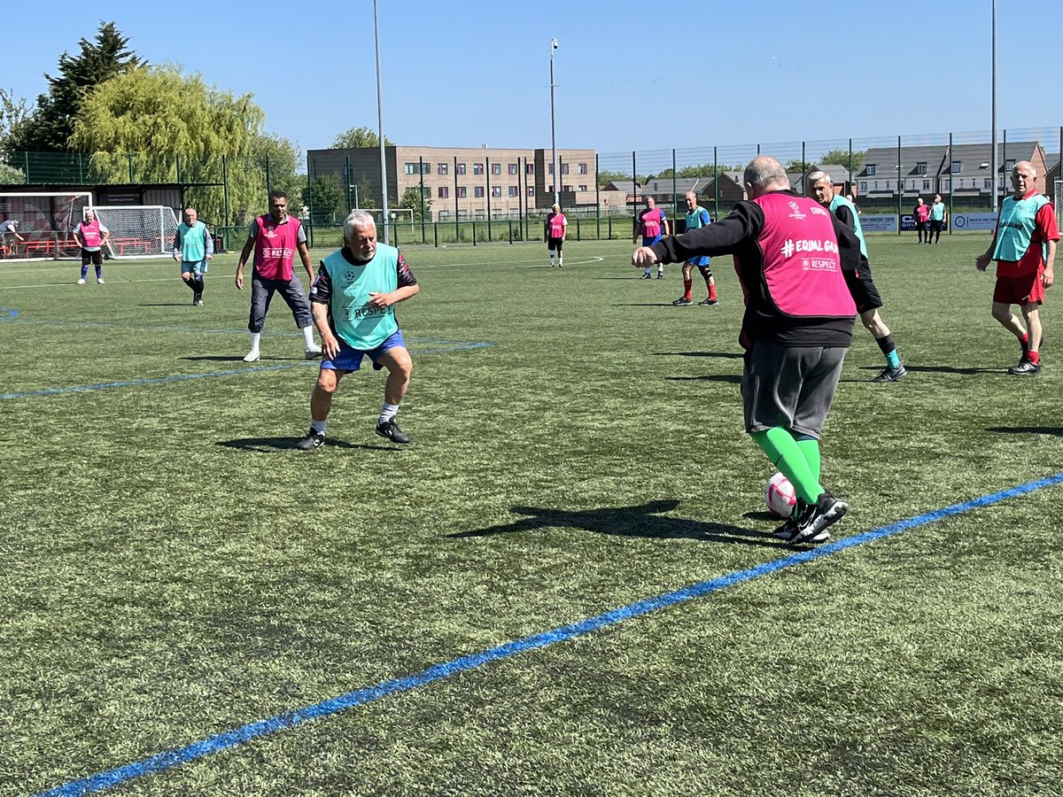 Red_Neighbours's tweet photo. What a beautiful day spent with beautiful people. We love our #WalkingFootball sessions and we love our participants. Happy Friday #LFC #RedNeighbours #LFCFoundation #Team ☀️⚽️♥️ https://t.co/q4S4CxueZO
