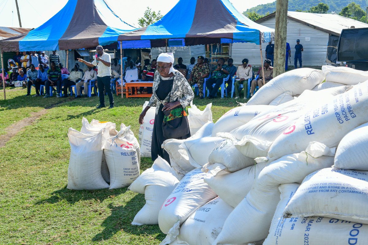 This morning I was pleased to preside over distribution of the Kenya Kwanza Government relief food to the residents of Wakula Beach, Mfangano Island in Suba North Constituency of Homabay County.