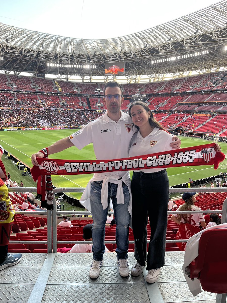 Isitaaa1's tweet photo. ¡Y llegó BUDAPES7! Ser sevillista es un privilegio y yo no puedo arrepentirme de este amor. Imperium Nostrum 🏆🏆🏆🏆🏆🏆🏆 https://t.co/zXs3mg5Rlb