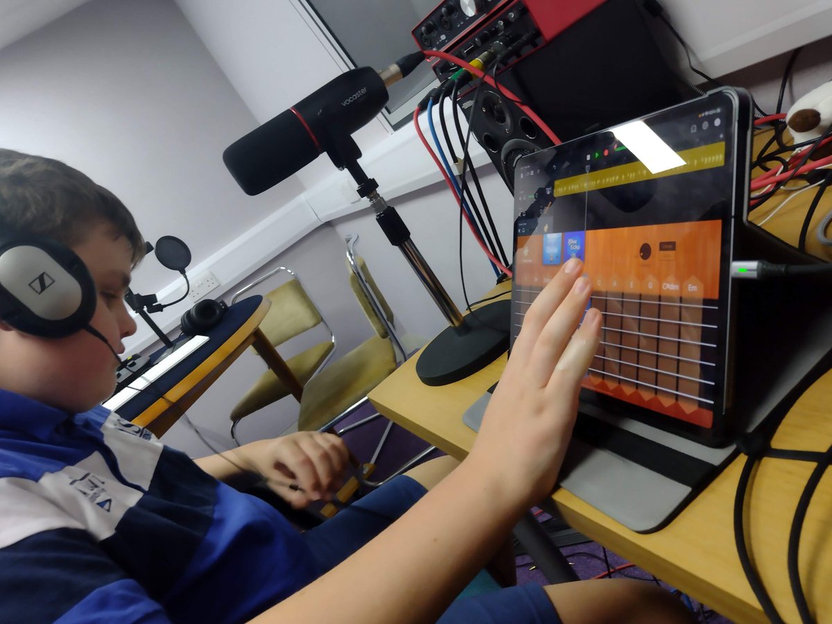 VisibleMusic_UK's tweet photo. One of our members had a great time yesterday using Apple and Focusrite technology to create music, sing, and be a radio DJ!

@Anthem_Cymru
@youthmusicuk @youthmusicnet
@WelshGovernment
@PostcodeLottery 
@SightLifeWales https://t.co/1zhfRCnOzN