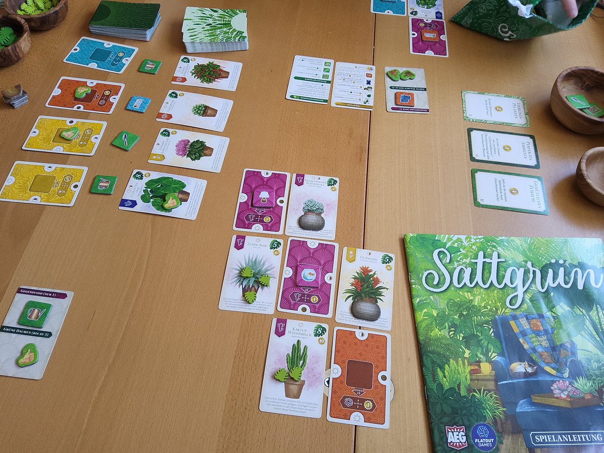 #Sattgrün von <a href="/KOSMOS_Verlag/">KOSMOS Verlag</a>: Positiver Ersteindruck von einem wunderschönen (Beth Sobel!) neuen Calico/Cascadia-Klon. Kommt bestimmt wieder auf den Tisch.