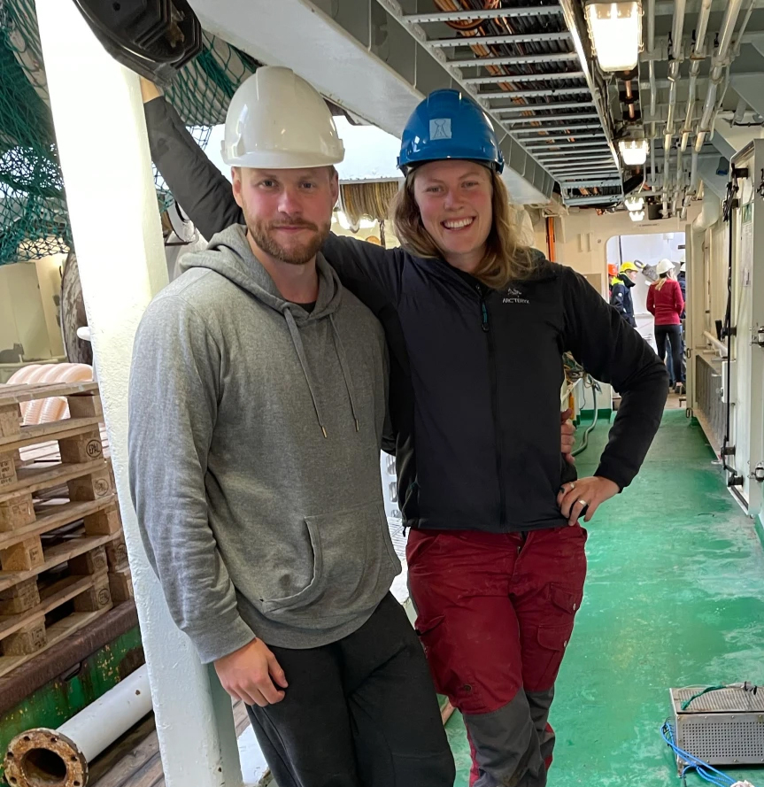 Congratulations to Marte and Haakon who defended their master theses this week 🥳 Well done, and thank you for all the cool new data you have produced that will improve our understanding of the vent and seep fauna in Norwegian waters! 🦐🐌🐟 @BioUiB @AKMAproject @Artsdatabanken