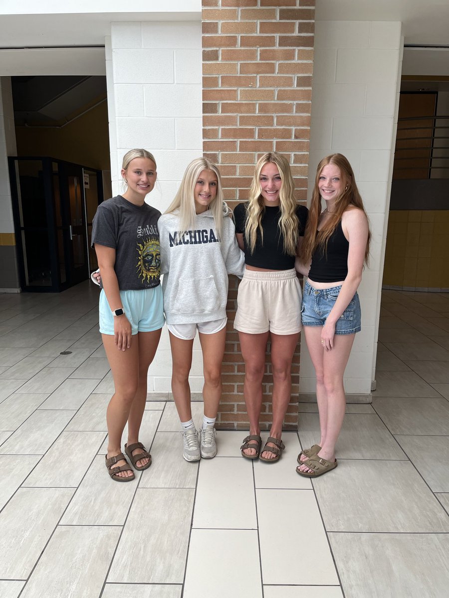 miss_pack's tweet photo. Good luck to our tennis &amp; track teams at the State Meets! Go Panthers! 🏆 https://t.co/rFLMSnmQRI