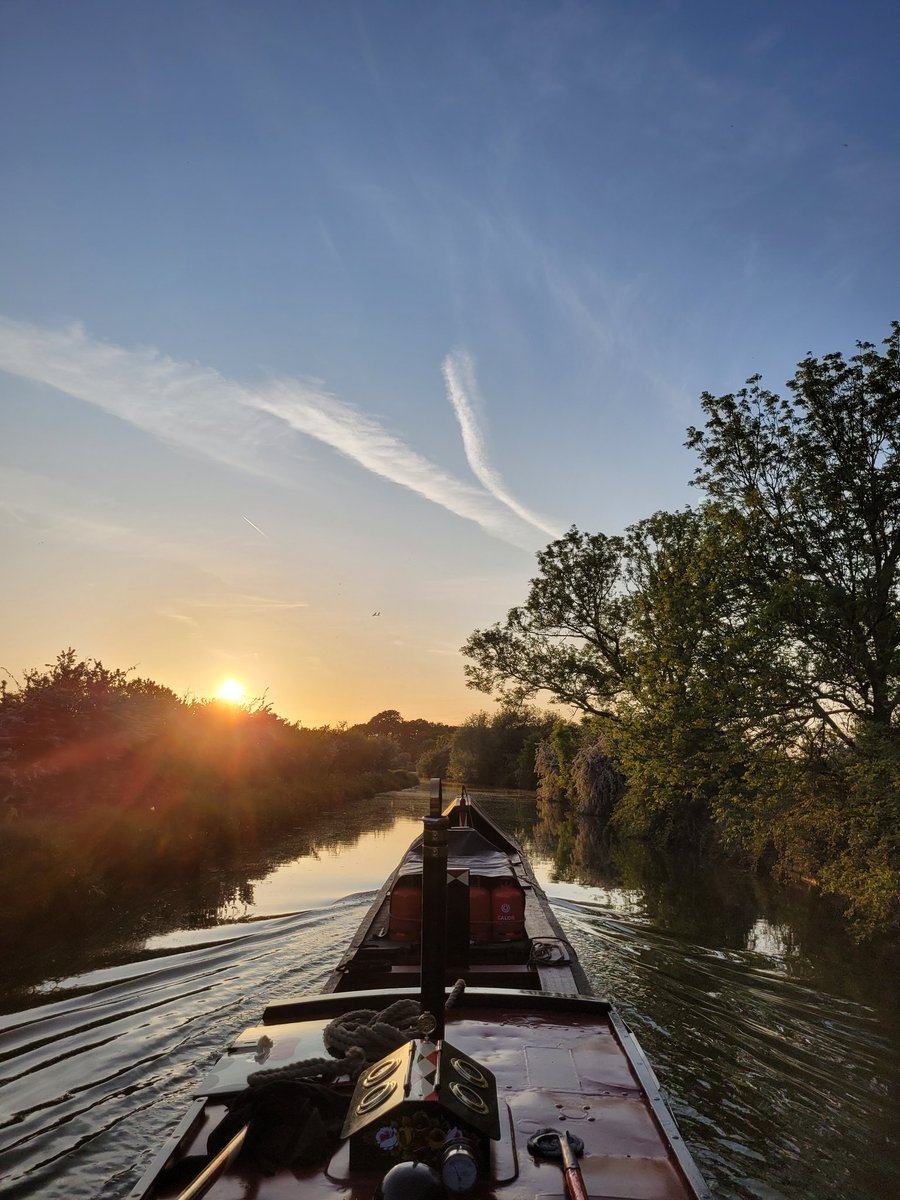 FuelsJules's tweet photo. Afternoon all, we're setting off South from Bullbourne on Sunday. This time we're serving all the way from Bullbourne to Bullsbridge over the hect week. Drop us a text if you need anything:
07596 420220 https://t.co/Trt6mhhFXp