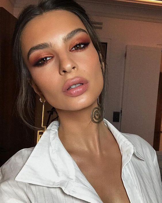 MiaBennettUS's tweet photo. 🌟 Skincare is the foundation of flawless makeup! Follow my blog to discover skincare routines, product recommendations, and expert tips for maintaining healthy and radiant skin. Let's nurture your canvas so that your makeup can shine. #SkincareTips #HealthySkin #MakeupPrep https://t.co/tPiR1tb0ak