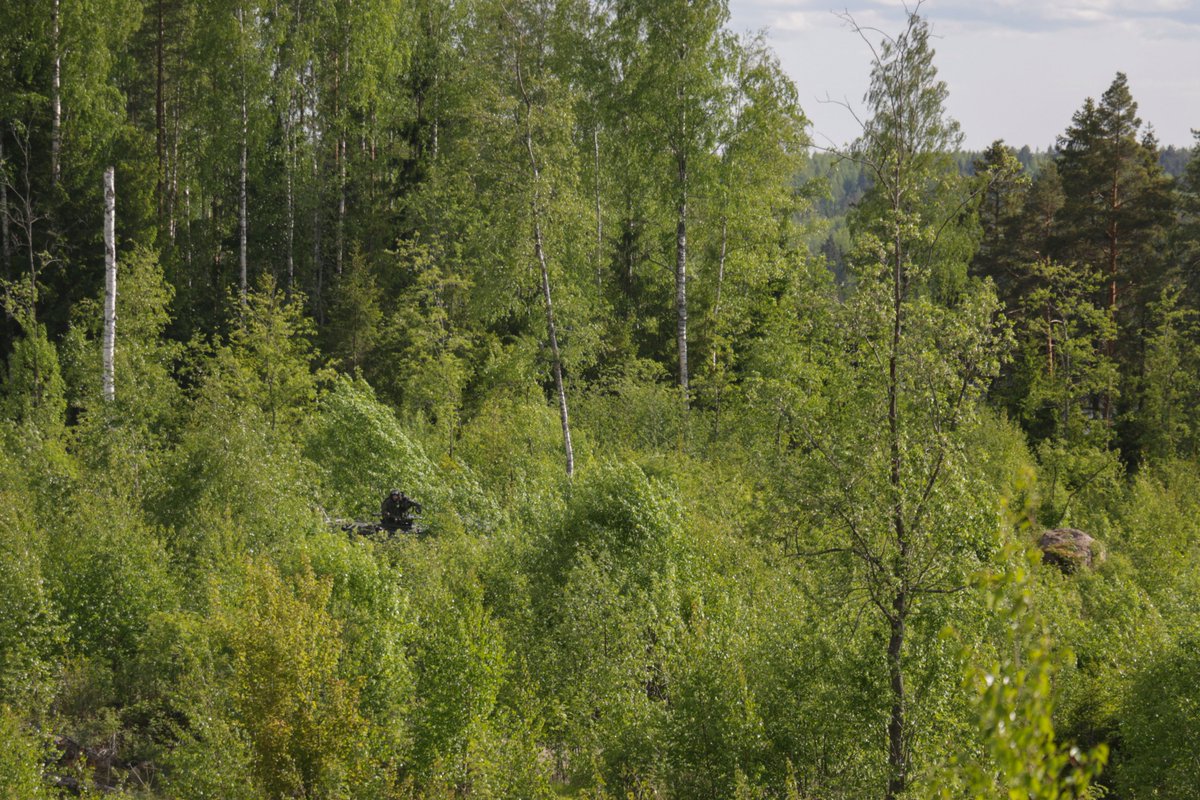 Tänään päättyvässä #KarelianLock23-harjoituksessa reserviläiset ja varusmiehet taistelivat yhdessä eri aselajien samalla täydentäessä toisiaan. Harjoitus osoitti reserviläisten ja pian reserviin siirtyvien varusmiesten osaamisen olevan vaaditulla tasolla.
#porpr #maavoimat
