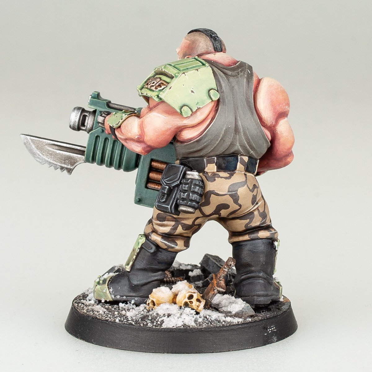 Ogryn! 

#warhammercommunity #citadelminiatures #paintingwarhammer #warhammer #warhammer40k #cadia #cadian #ogryn #