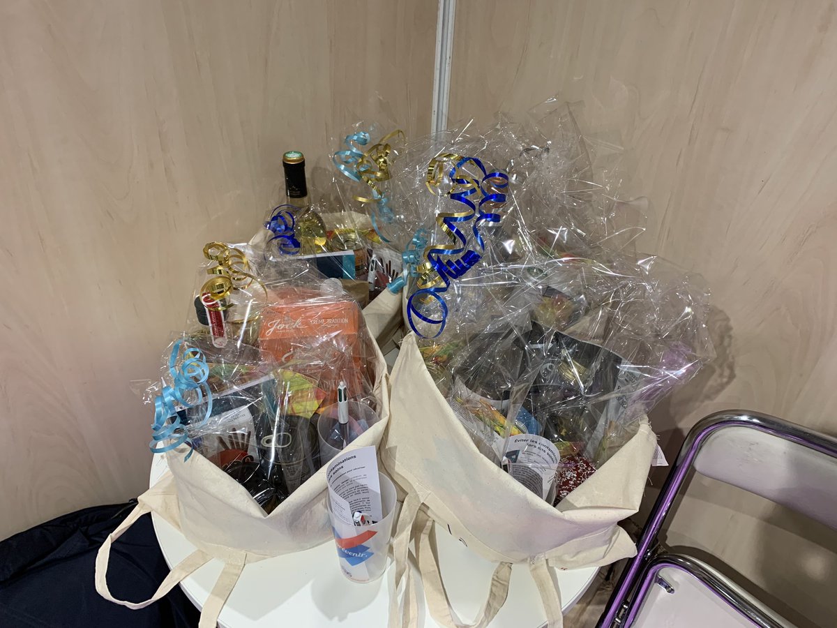 cathdumartin's tweet photo. URGENT ! Qui veut gagner des paniers garnis ? Si vous avez répondu au questionnaire sur les missions nationales #MNIAS , venez au tirage au sort à 13h30 sur le stand 61 du #REPIAS @Prev_Infection @LaSF2H https://t.co/fcmtAzVDdl