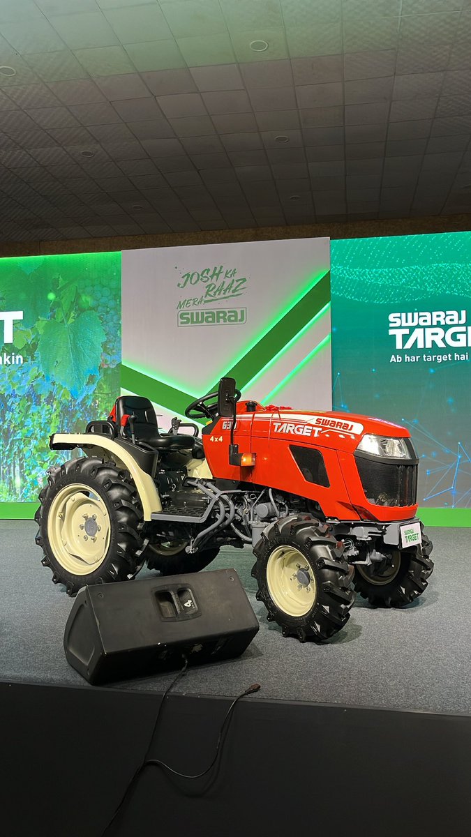 Ajaymaurya0535's tweet photo. Former Captain of the Indian Cricket team @msdhoni  is now the brand ambassador of @TractorsSwaraj!
#Swarajtarget
@rajesh664 @chavan_harish @hsikka1 
@tractorjunction #Swaraj #launchevent #tractorlaunch #newtractor #MSDhoni𓃵 https://t.co/N1FhW13eQ2