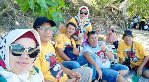 AvanzaClub_ID's tweet image. Kopdar @tacimalangraya 
goes to Pantai Selatan Malang 
#TACI #KopdarTACI #familygathering #tacimalangraya #tacigoestopantaiselatan #ToyotaAvanzaClubIndonesia #DrivingWithManners #komunitasotomotif #clubotomotif #ToyotaAvanza #AlwaysDriveSafely #LetsGoBeyond #toyota #avanza