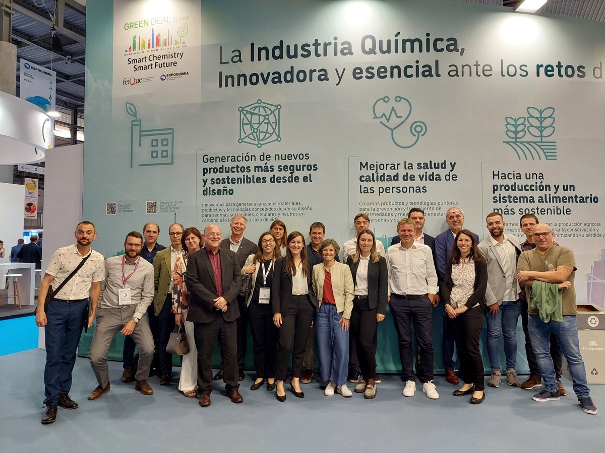 Hoy termina @expoquimia. 
Como siempre, gracias @Fira_Barcelona y @Feique_ES  por el enorme trabajo realizado y por éxito conseguido. Han sido muchas horas de contactos, conocimientos y sonrisas ... y muy  interesantes contenidos  en el Ágora de #SmartChemistry #GreenDeal