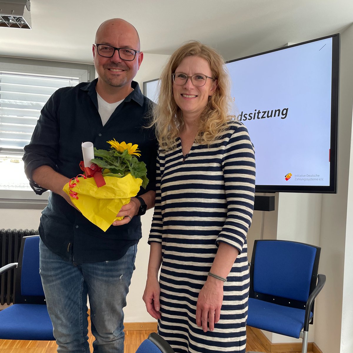 Die konstituierende IDZ-Vorstandssitzung fand gestern in Frankfurt statt. Wir gratulieren <a href="/ilimburg/">Ingo Limburg</a>&amp;Peter Erl nachträglich zu 15 Jahren IDZ-Vorstandstätigkeit. Zudem sprachen wir zur weiteren Vereinsplanung, insb. zu den Neuerungen im <a href="/girocard/">girocard</a>-System. In Kürze erfahren Sie mehr!