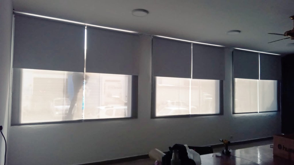 Esta semana hemos reemplazado los viejos ventanales y persianas de sala de CD por paños fijos que serán ploteados próximamente. Quiero agradecer a <a href="/marcecalello/">marcelo calello</a> y a Aberturas Mundo por el apoyo de siempre y por el trabajo realizado. Es un primer paso de una serie de obras (+)