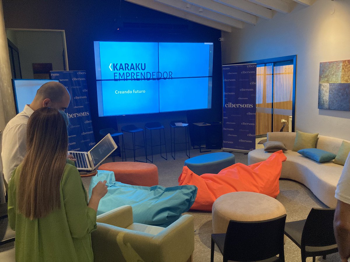 KEmprendedor's tweet image. 🧵/1 #AfterOffice #KARAKÚ

Con la presencia de ➕3️⃣0️⃣ referentes del sector público, privado, academia y sociedad civil que impulsan al ecosistema emprendedor paraguayo se realizó el encuentro de mayo con el eje temático “Desafíos y actualidad de las StartUps en Paraguay”