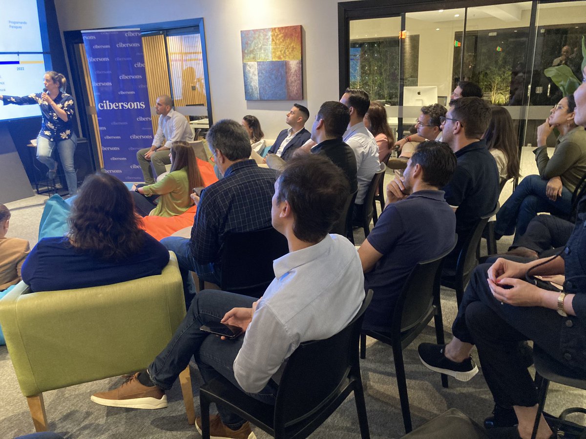 KEmprendedor's tweet image. 🧵/1 #AfterOffice #KARAKÚ

Con la presencia de ➕3️⃣0️⃣ referentes del sector público, privado, academia y sociedad civil que impulsan al ecosistema emprendedor paraguayo se realizó el encuentro de mayo con el eje temático “Desafíos y actualidad de las StartUps en Paraguay”