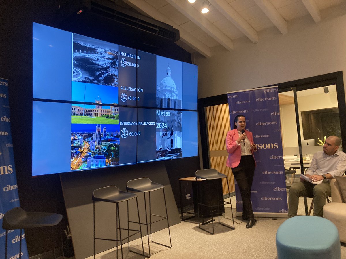 KEmprendedor's tweet image. 🧵/5 #AfterOffice #KARAKÚ 

@astridsanzpy presentó información y proyecciones de acciones relacionadas a economía digital en #AgendaDigital de @Miticpy y el apoyo a #Startups con #InnovandoPy

Conoce ➕de esta iniciativa en 👇🏼
* innovando.gov.py 
* agendadigital.mitic.gov.py