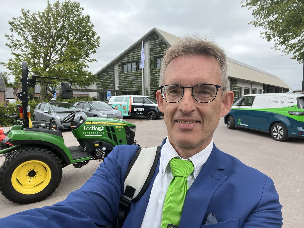 Vandaag en morgen open dag bij Loohorst in Ederveen. Prachtig nieuw werk en kantoorpand met innovatieve groene wand.