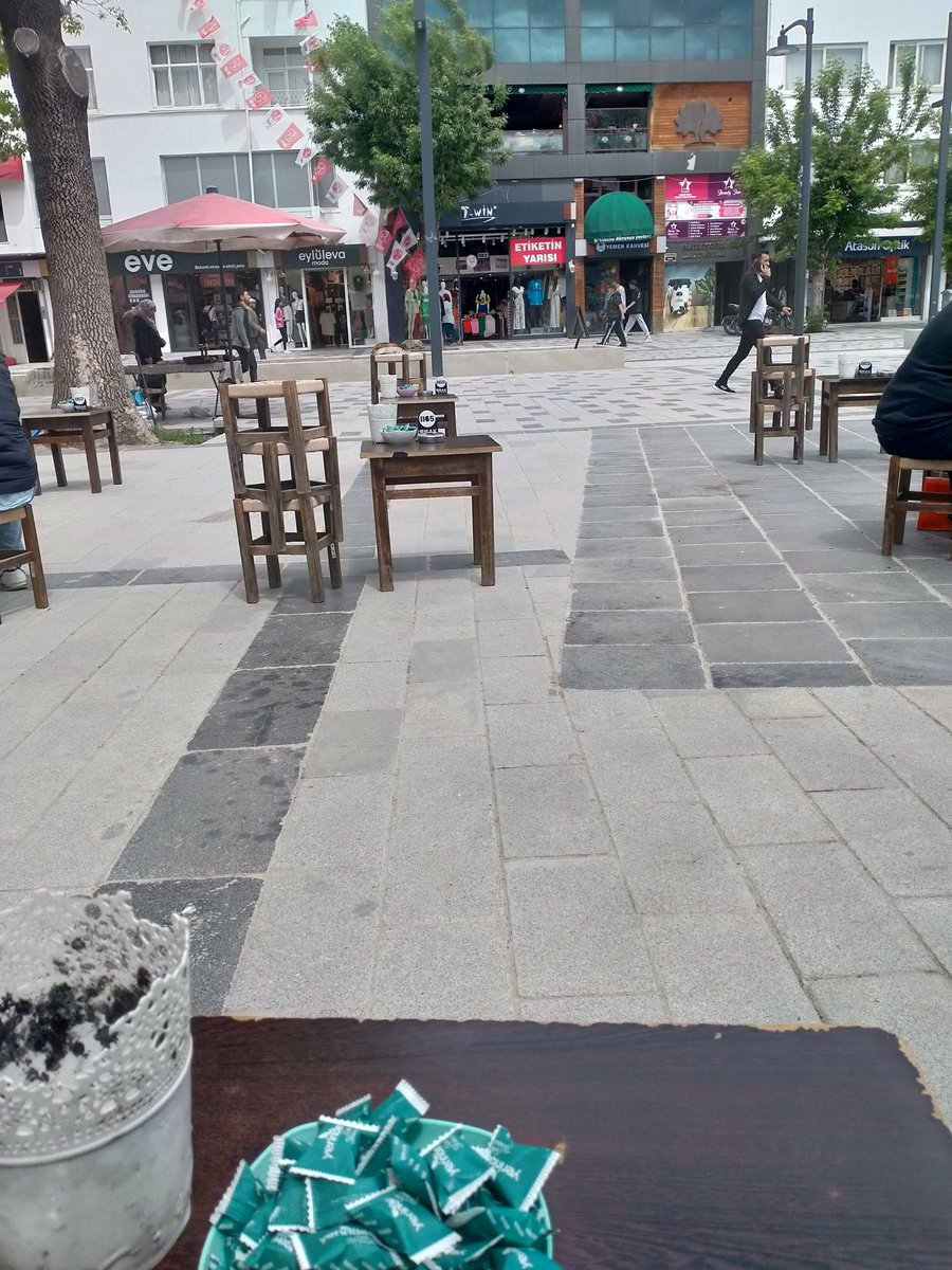 Uşak kimse yokmu sevişip sikişeçek